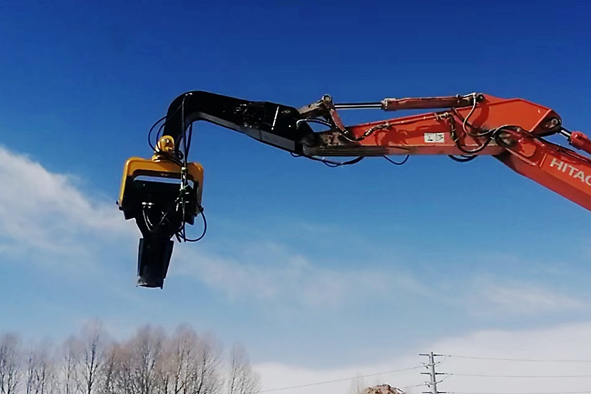 Vibratory pile driver manufacturers-1